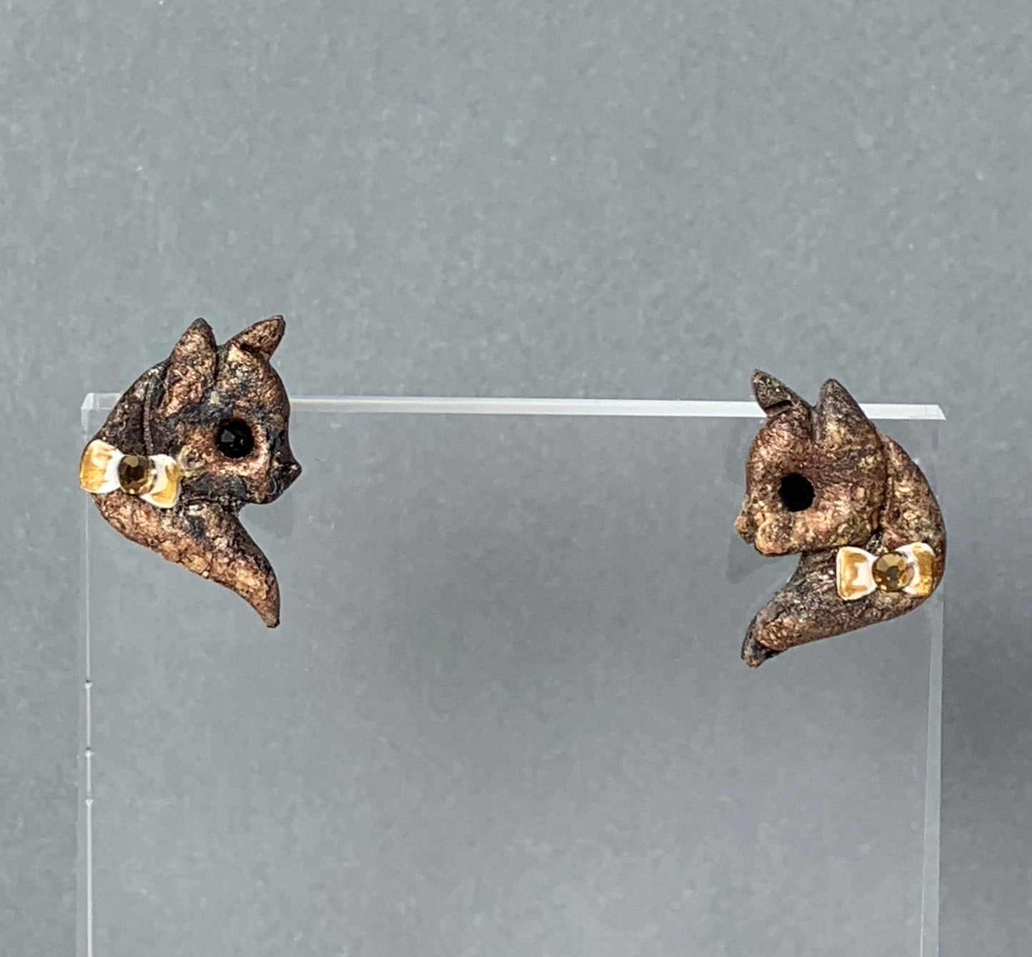Cat - Fluffy Brown Cat Studs