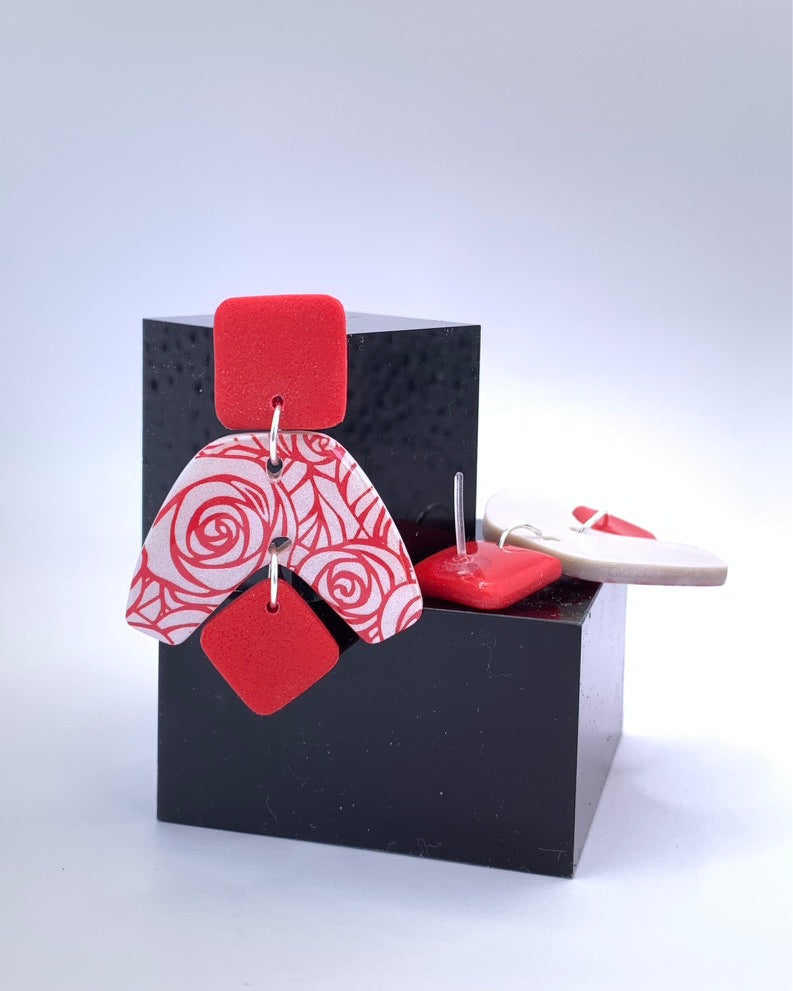 Flower - Run for the Roses Dangle - Red Roses