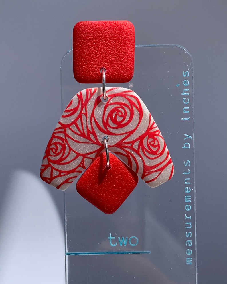 Flower - Run for the Roses Dangle - Red Roses